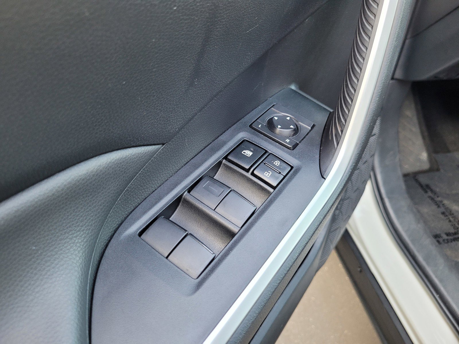 Used 2024 Toyota RAV4 LE image 26