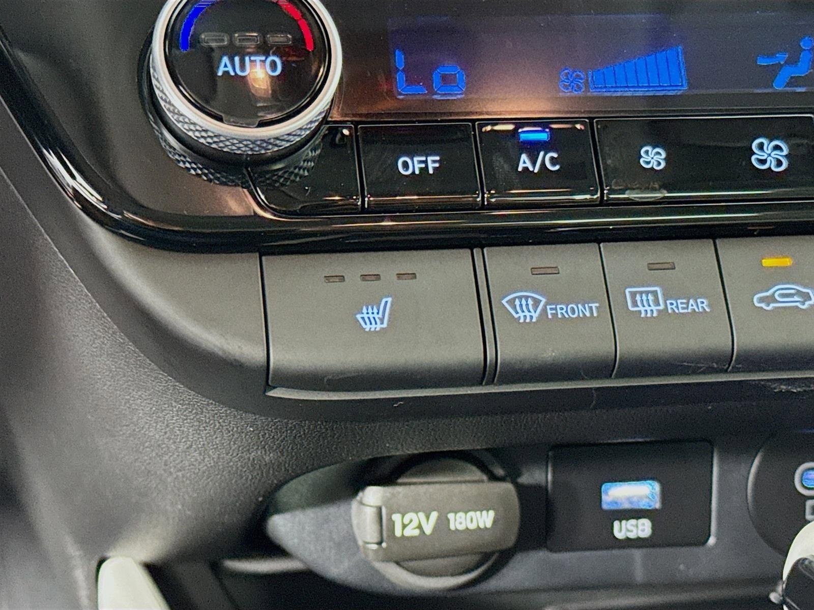 Certified 2025 Hyundai Elantra Limited image 23