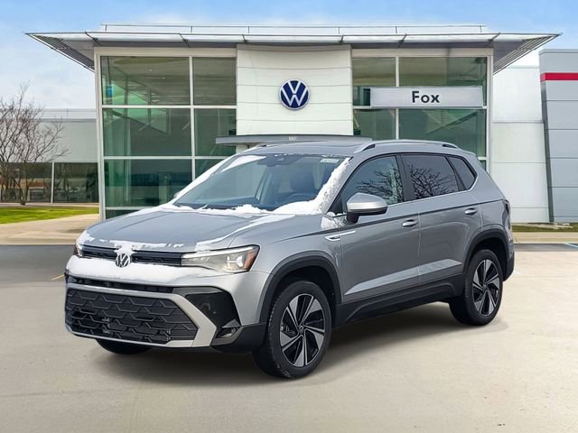 New 2026 Volkswagen Taos SE image 2