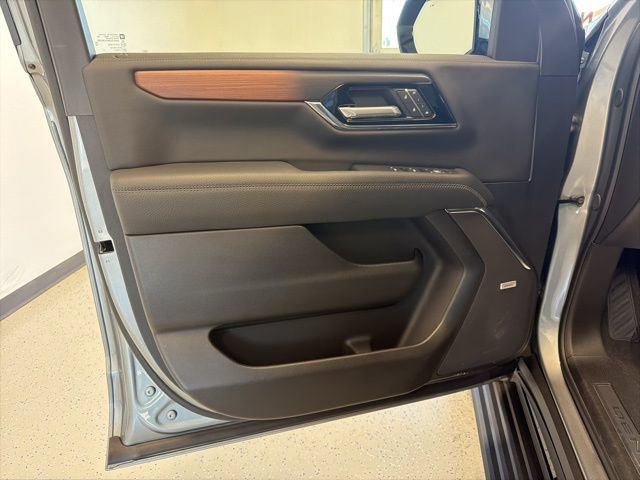 Used 2026 GMC Yukon XL Denali w/ Sun & Power Step Package image 49