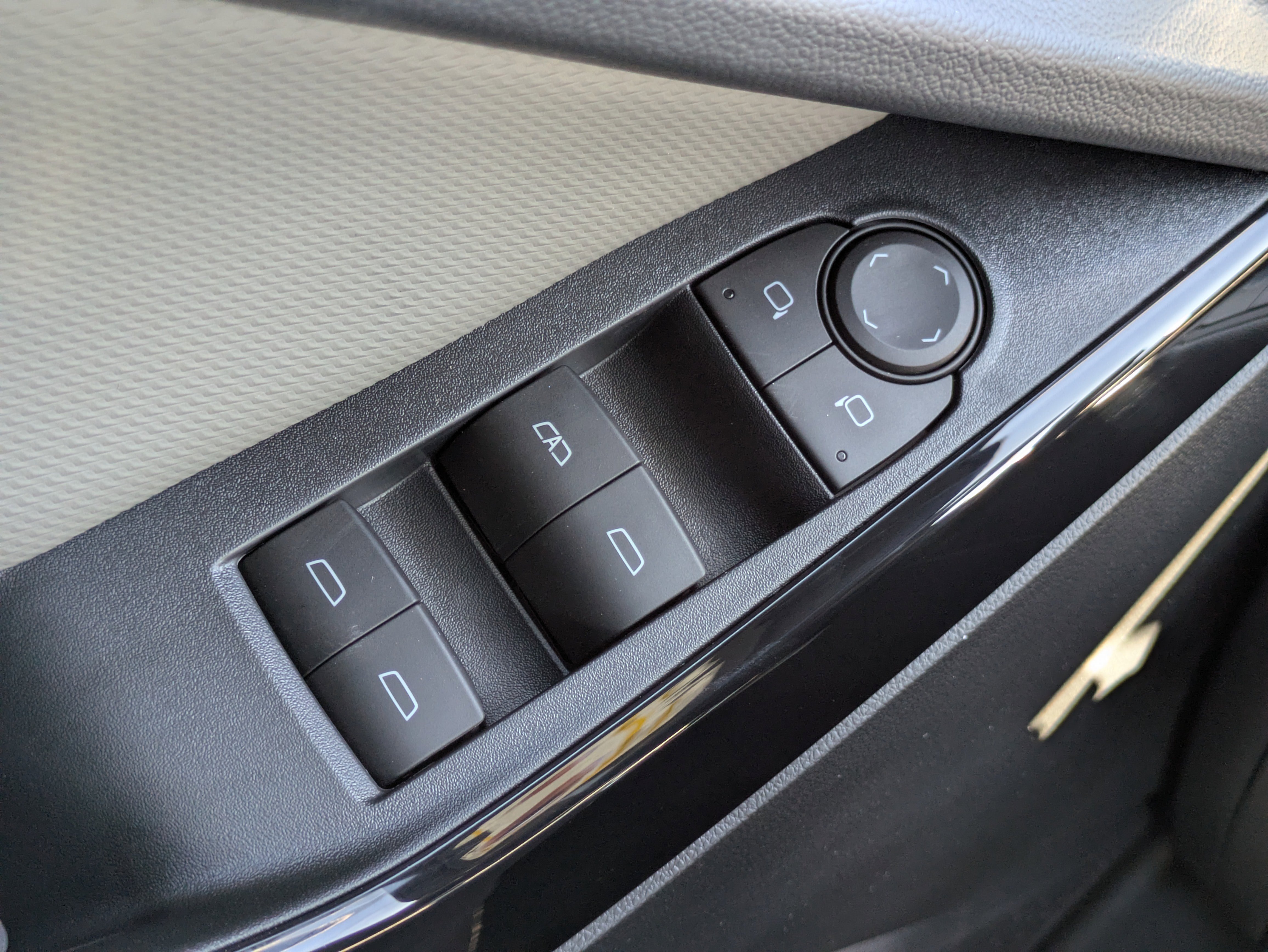 New 2026 Chevrolet Equinox LT w/ Convenience Package II image 16