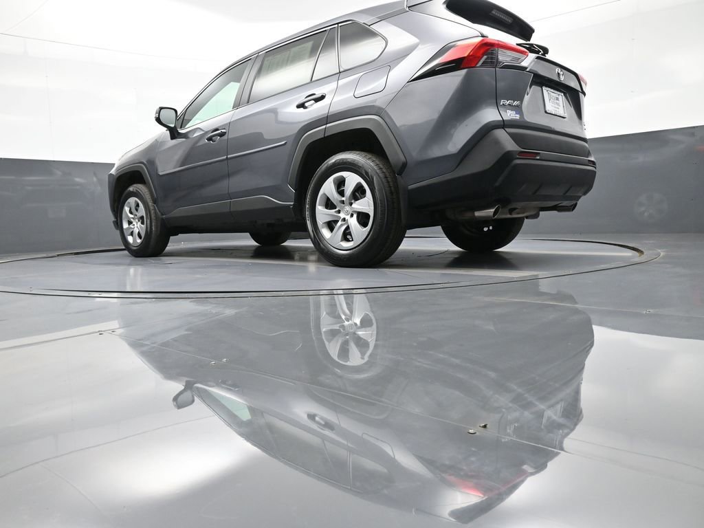 Certified 2022 Toyota RAV4 LE image 31