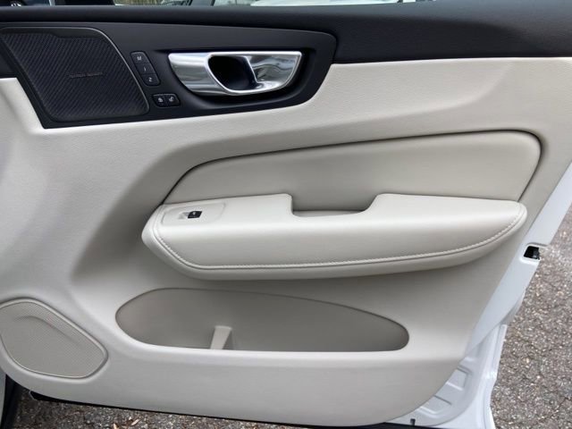 New 2026 Volvo XC60 B5 Ultra w/ Climate Package image 19