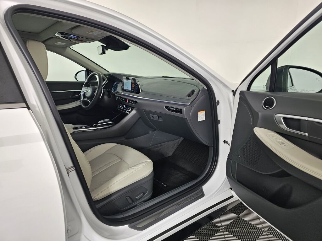 Used 2023 Hyundai Sonata Limited w/ Cargo Package image 39