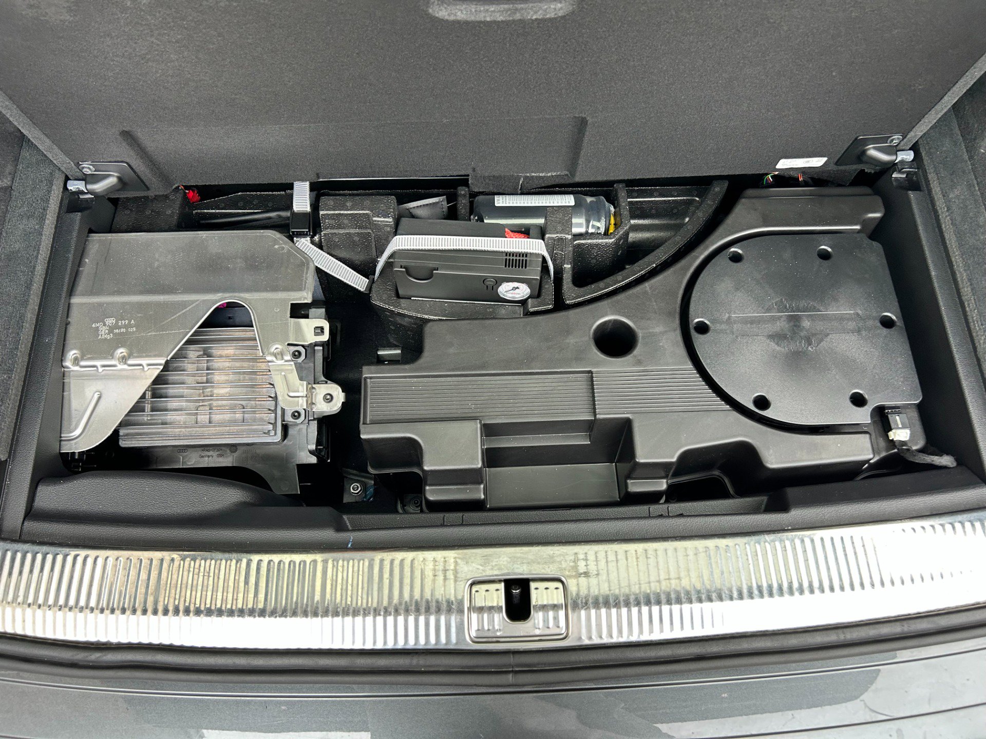 Used 2021 Audi SQ7 Premium Plus w/ Driver Assistance Package image 55