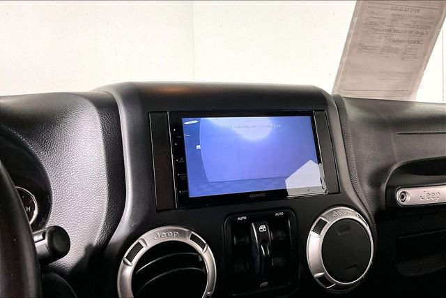 Used 2015 Jeep Wrangler Unlimited Sahara w/ Connectivity Group image 14