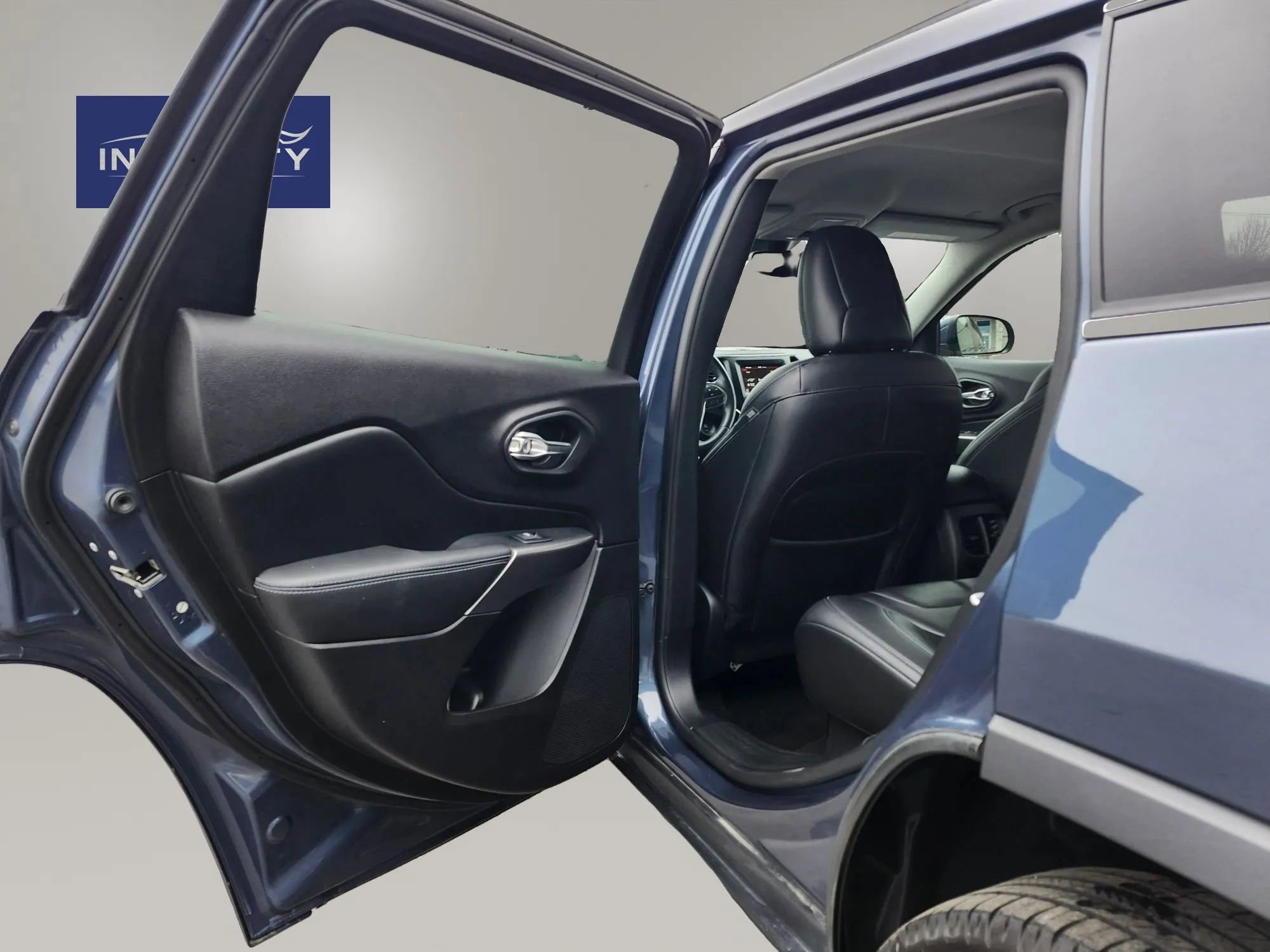 Used 2021 Jeep Cherokee Latitude Plus image 23