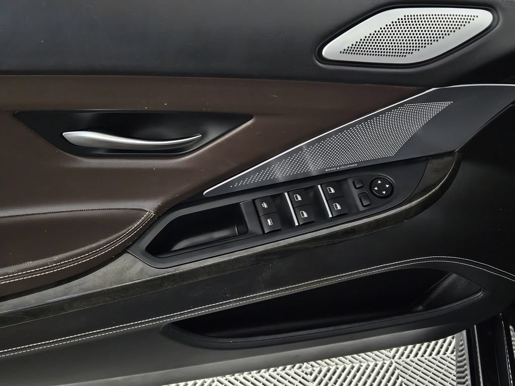 Used 2017 BMW M6 Convertible RWD image 29