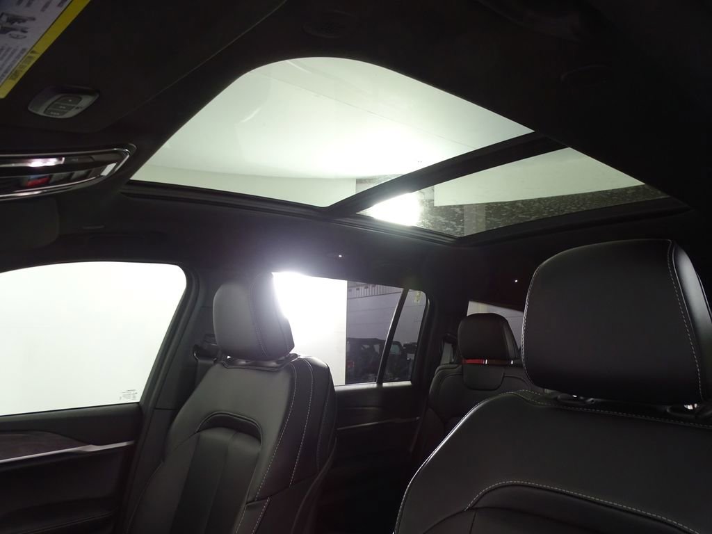 New 2025 Jeep Grand Cherokee L Limited image 11