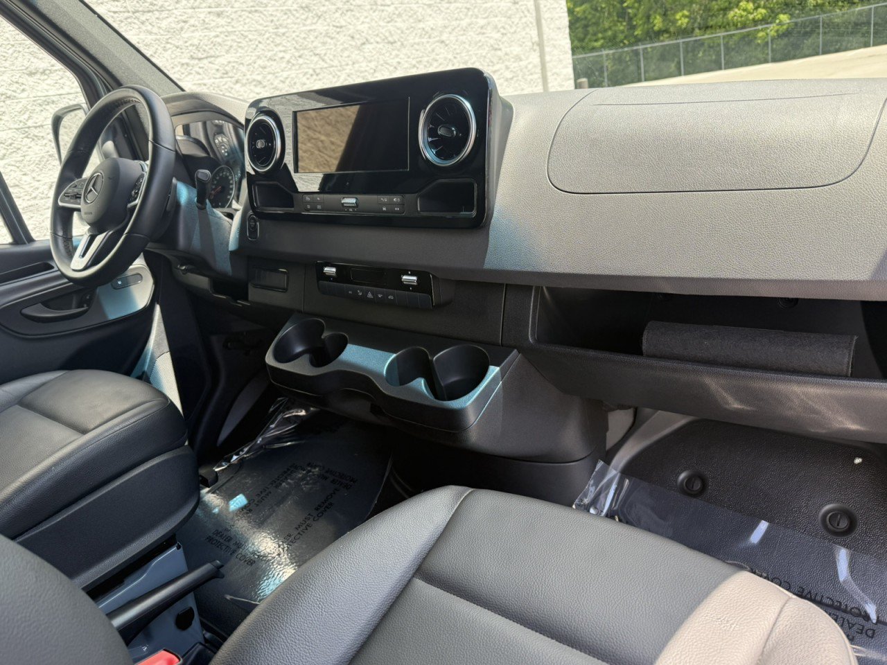 Used 2024 Mercedes-Benz Sprinter 2500 image 14