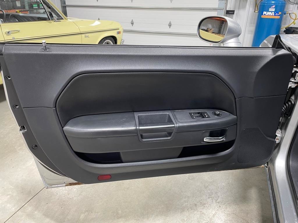 Used 2010 Dodge Challenger R/T RWD image 12