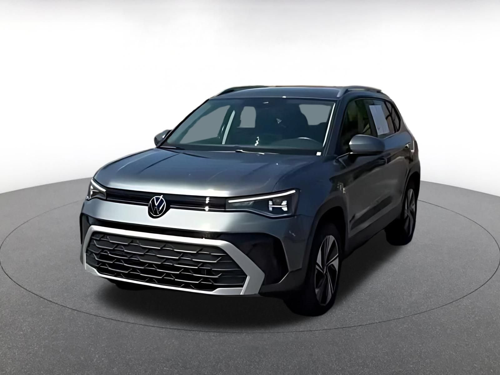 Used 2026 Volkswagen Taos SE AWD/4WD image 14