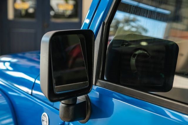 Used 2015 Jeep Wrangler Unlimited Sahara w/ Connectivity Group image 37