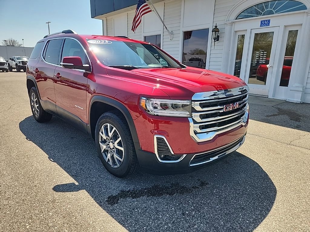 Used 2023 GMC Acadia SLT w/ Trailering Package AWD/4WD image 3