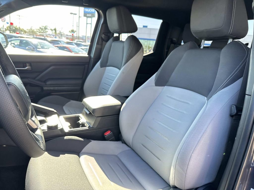 Used 2025 Toyota Tacoma TRD Sport image 17