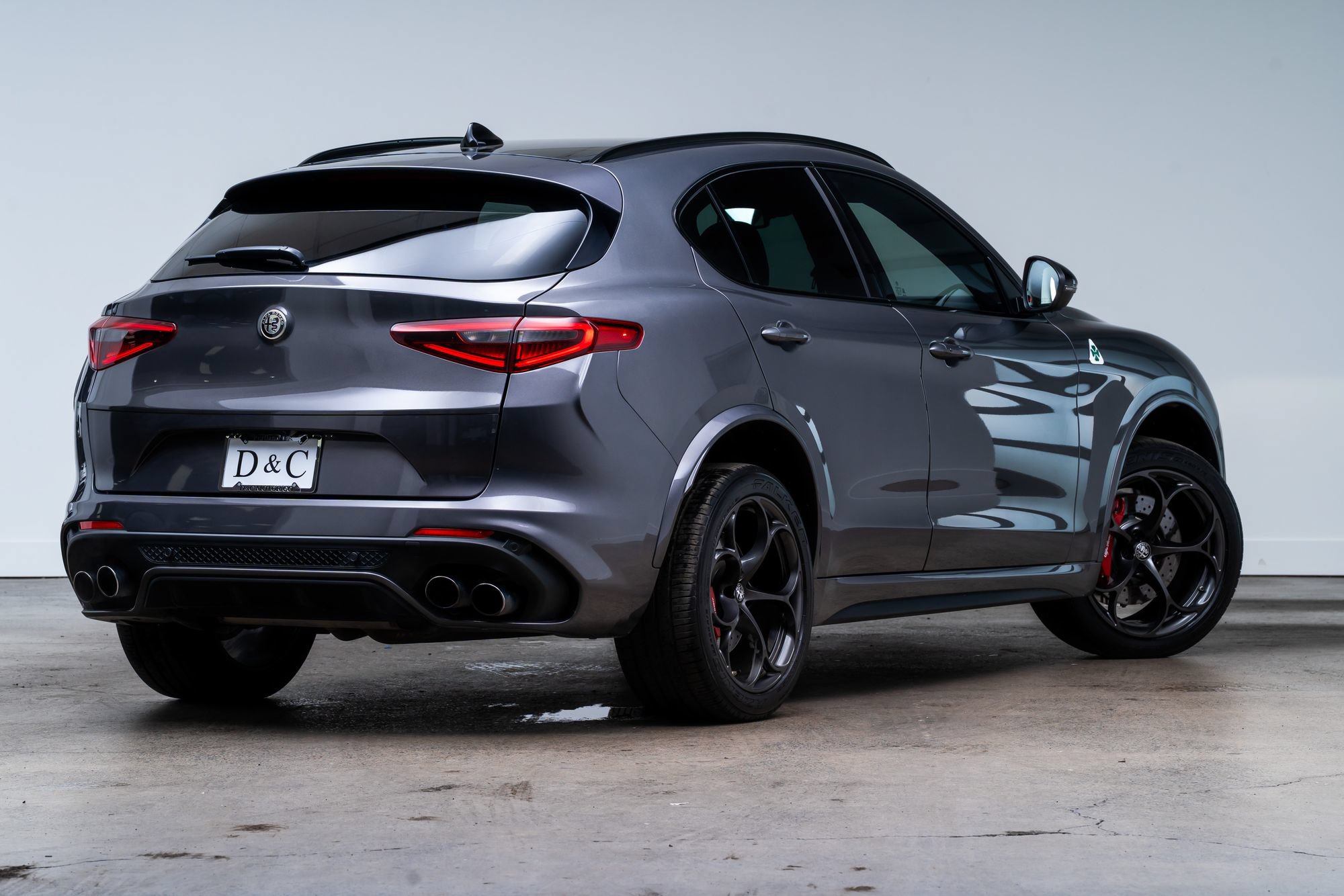 Used 2022 Alfa Romeo Stelvio Quadrifoglio w/ Active Assist Plus Package AWD/4WD image 5
