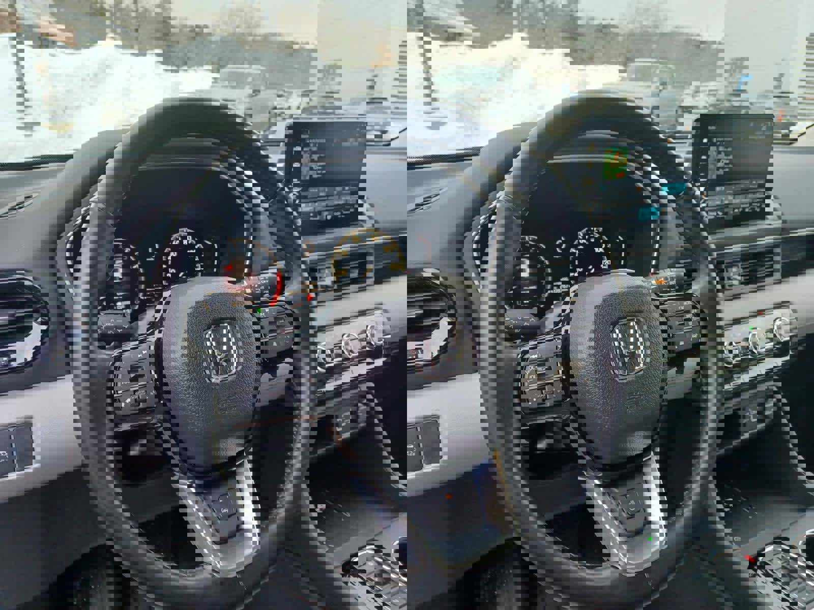 Used 2023 Honda Pilot Touring image 9