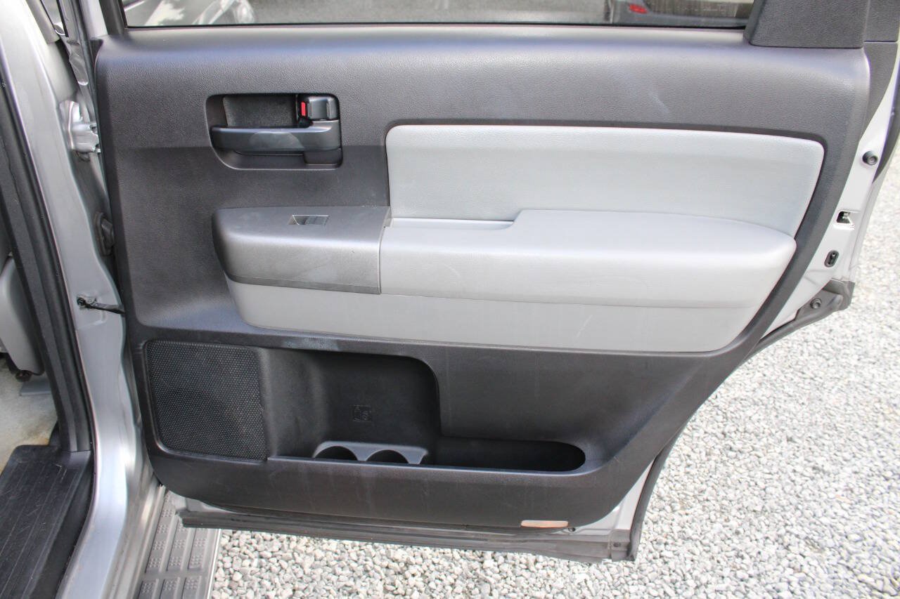 Used 2010 Toyota Sequoia SR5 AWD/4WD image 23