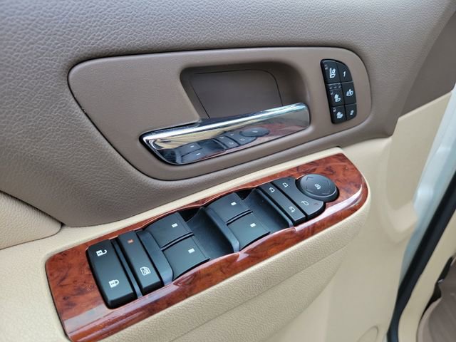 Used 2011 Chevrolet Suburban LTZ RWD image 26