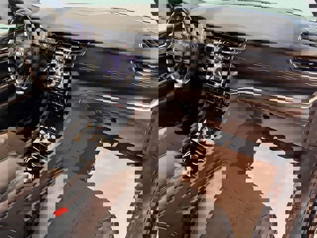 Used 2023 Jeep Grand Cherokee L Laredo image 14