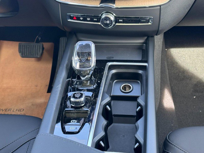 New 2026 Volvo XC60 B5 Plus w/ Protection Package Premier image 9