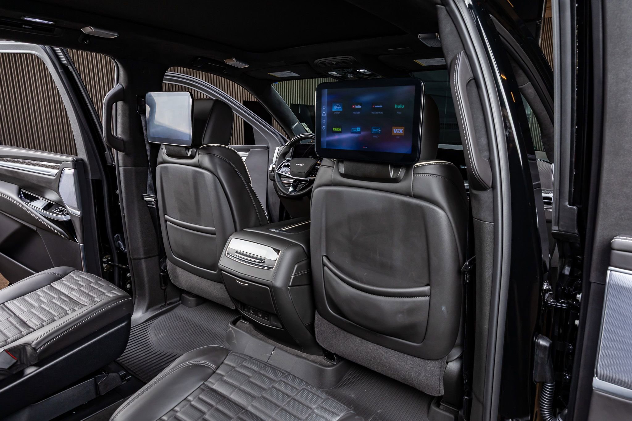 Used 2026 Cadillac Escalade ESV V image 30