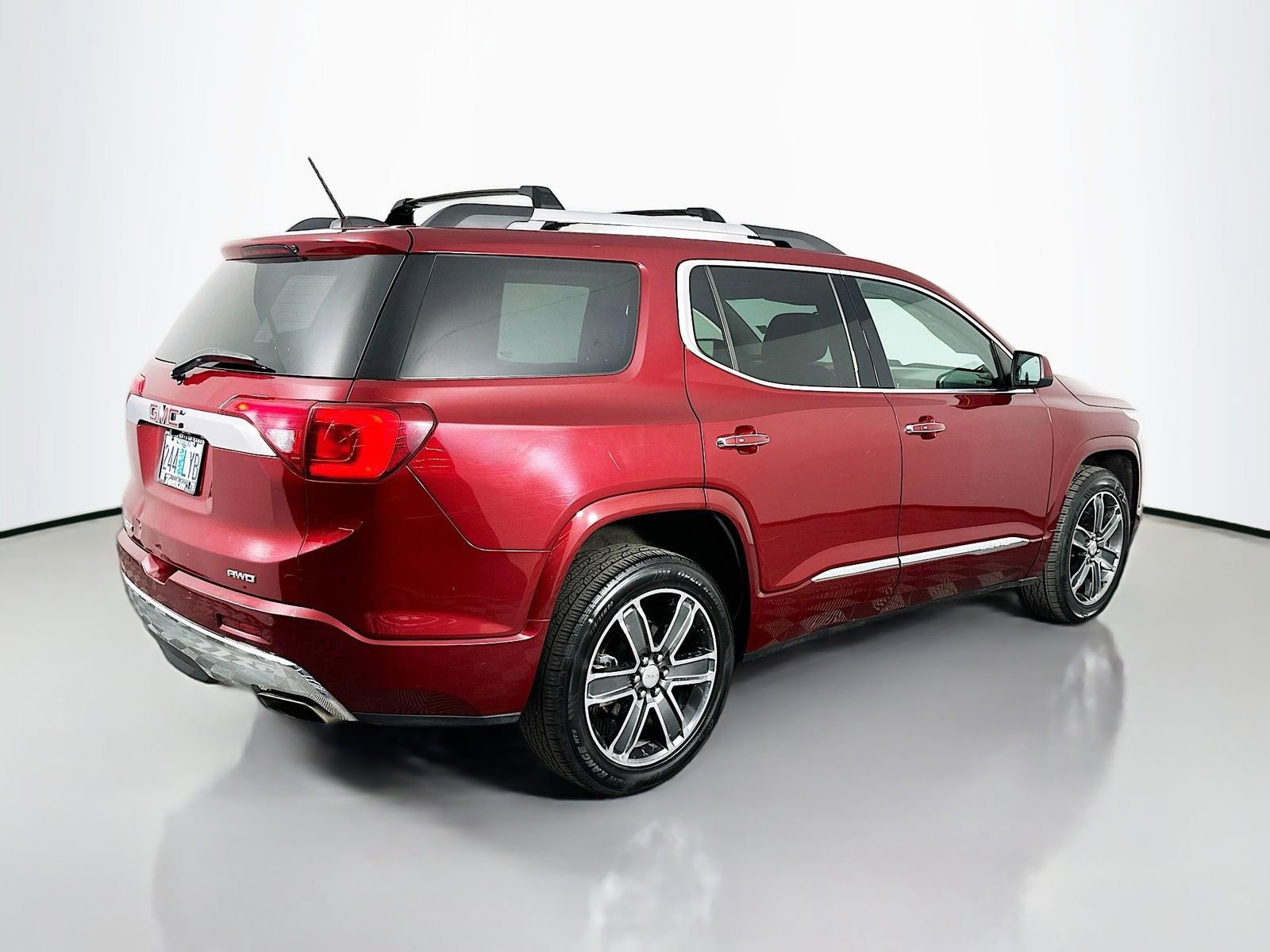 Used 2017 GMC Acadia Denali w/ Technology Package image 8