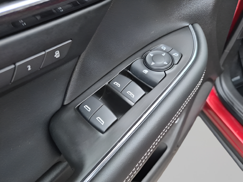 Used 2023 Buick Envision Essence w/ Sport Touring Package FWD image 17
