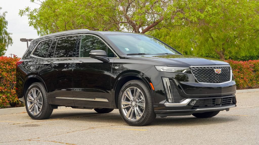 Certified 2025 Cadillac XT6 Premium Luxury w/ Platinum Package image 7