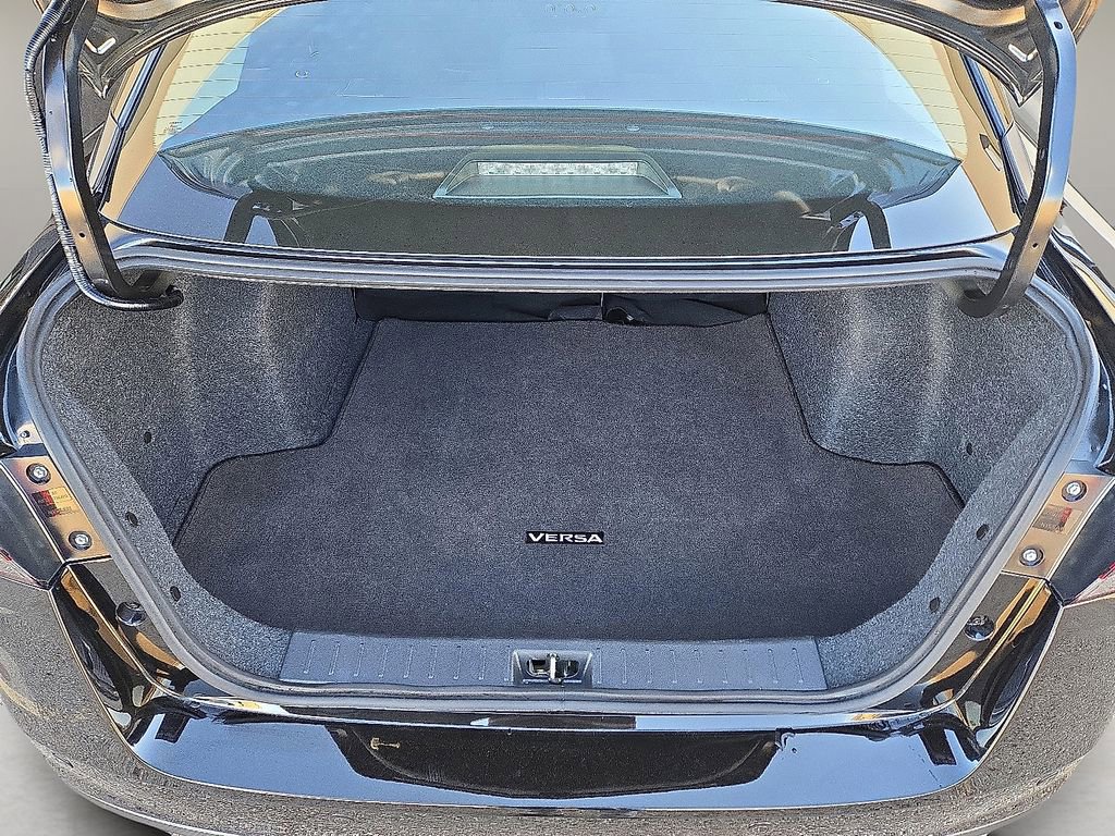 Used 2025 Nissan Versa SV image 13