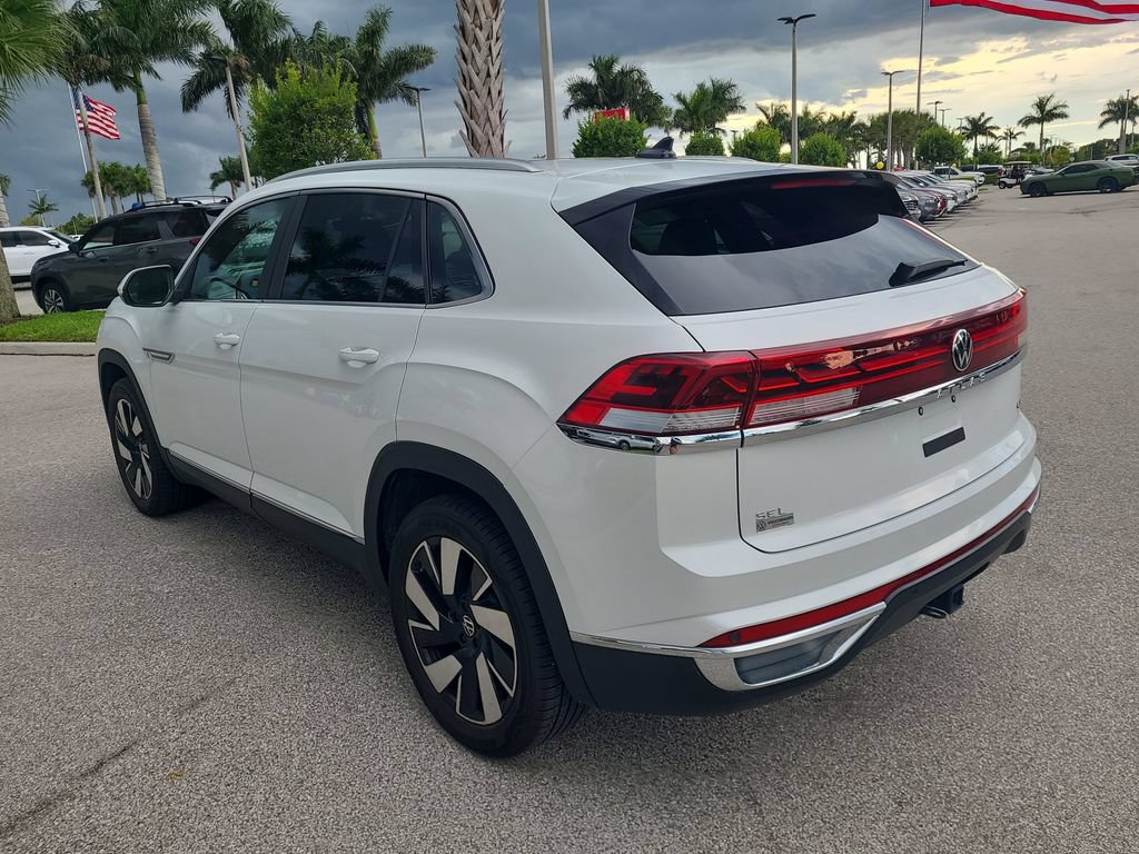 Used 2024 Volkswagen Atlas Cross Sport SEL AWD/4WD image 4