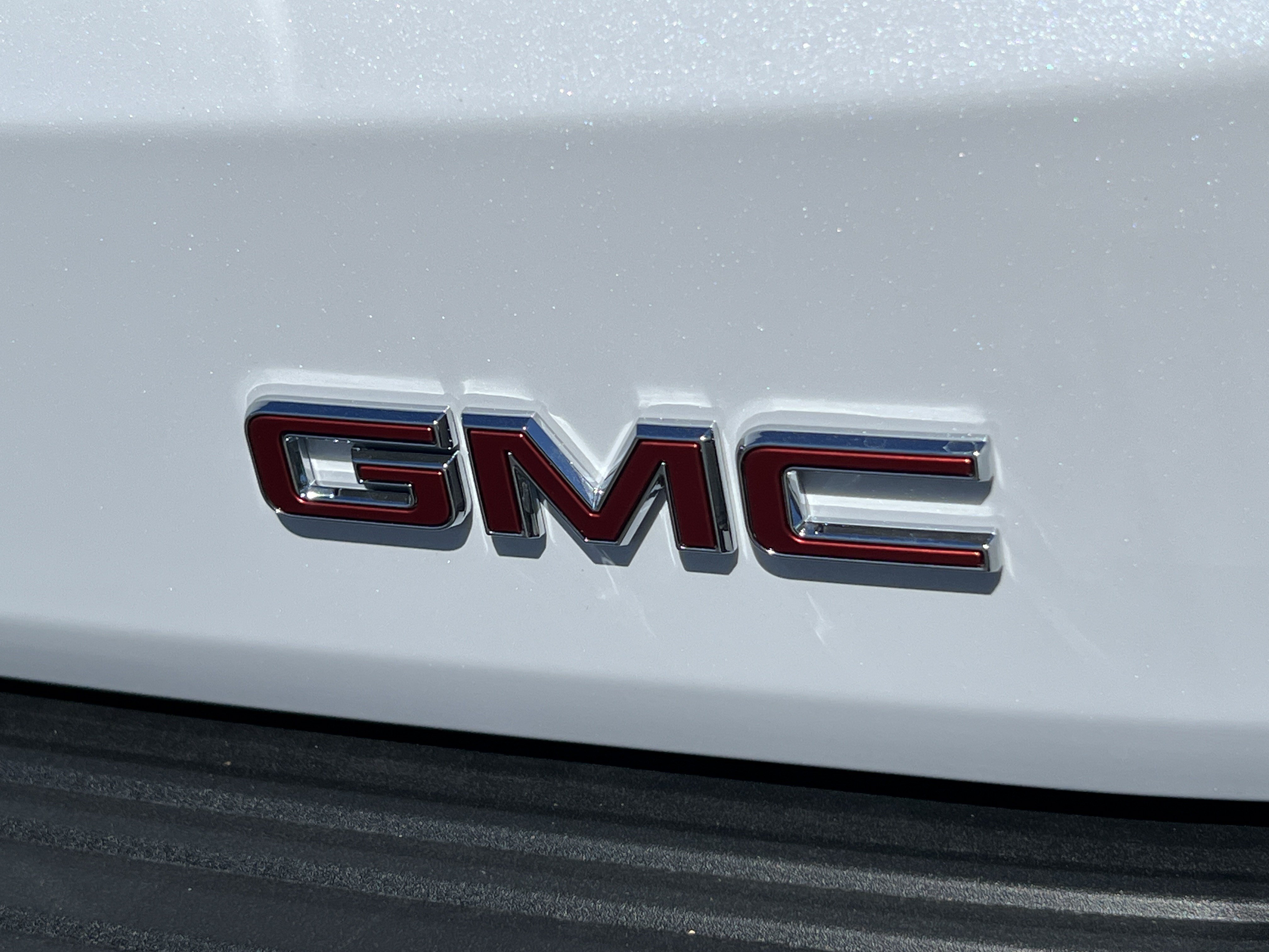 New 2026 GMC Yukon Denali w/ Denali Reserve Package AWD/4WD image 8