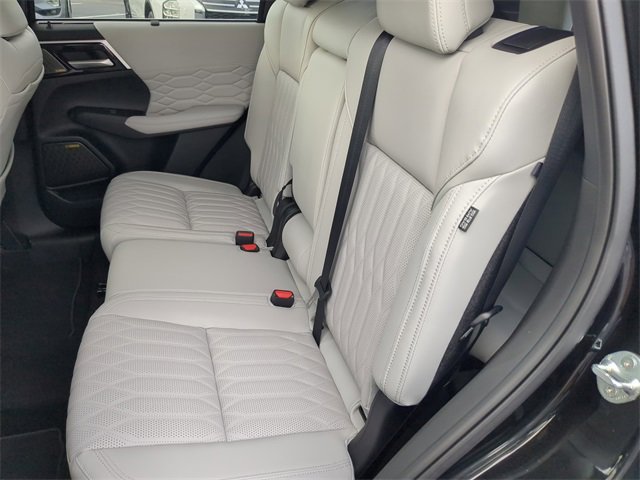 New 2025 Mitsubishi Outlander AWD image 20