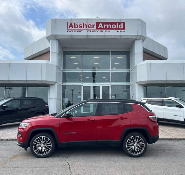 Certified 2023 Jeep Compass Limited w/ Elite Group AWD/4WD image 3