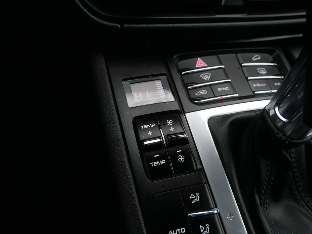 Used 2021 Porsche Macan image 27