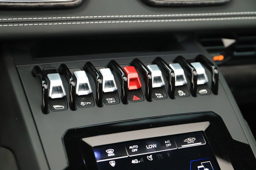 Used 2022 Lamborghini Huracan EVO image 19