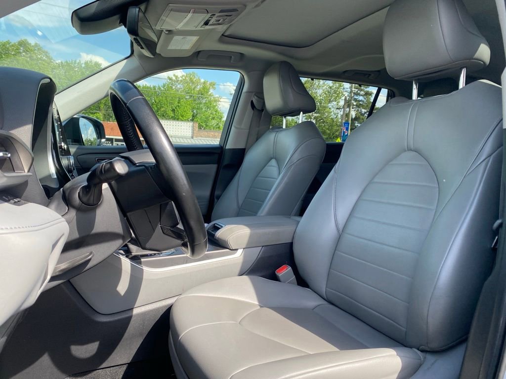 Used 2021 Toyota Highlander XLE image 10