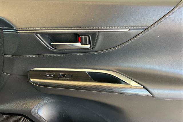 Certified 2022 Toyota Venza Limited AWD/4WD image 19