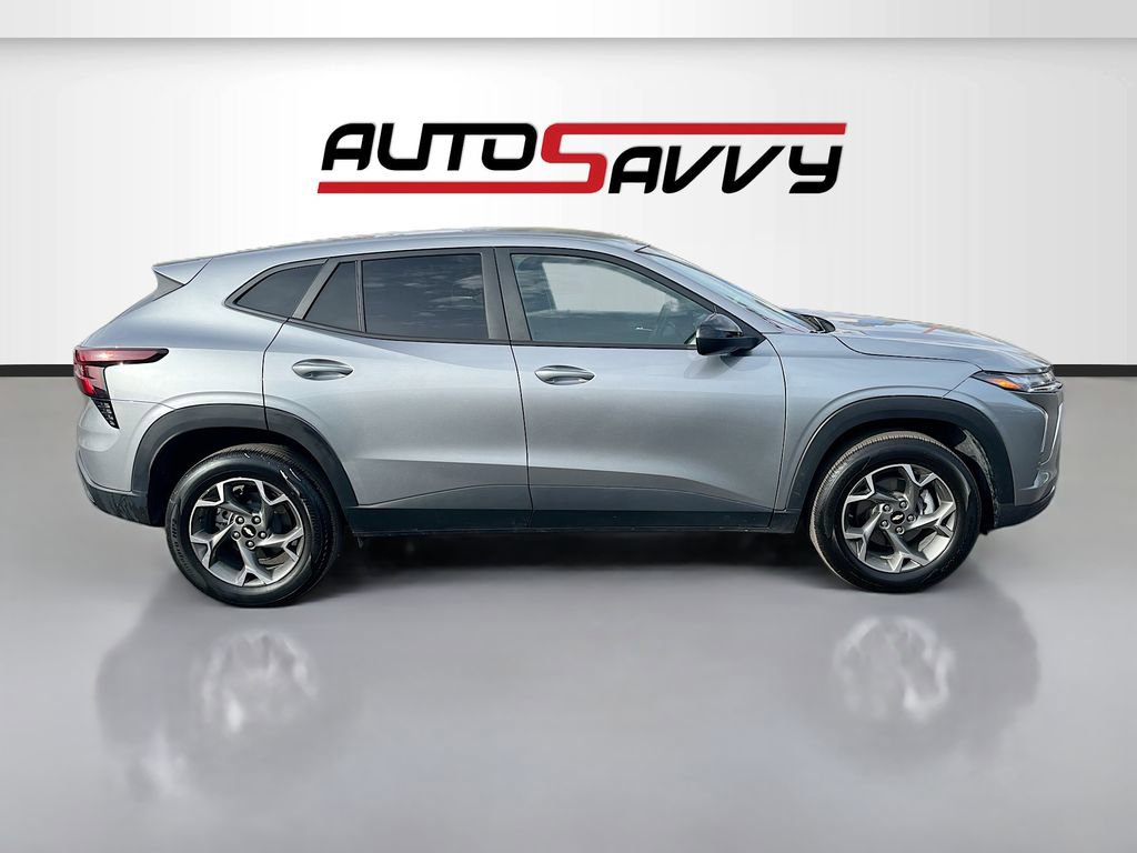 Used 2024 Chevrolet Trax RS FWD image 8