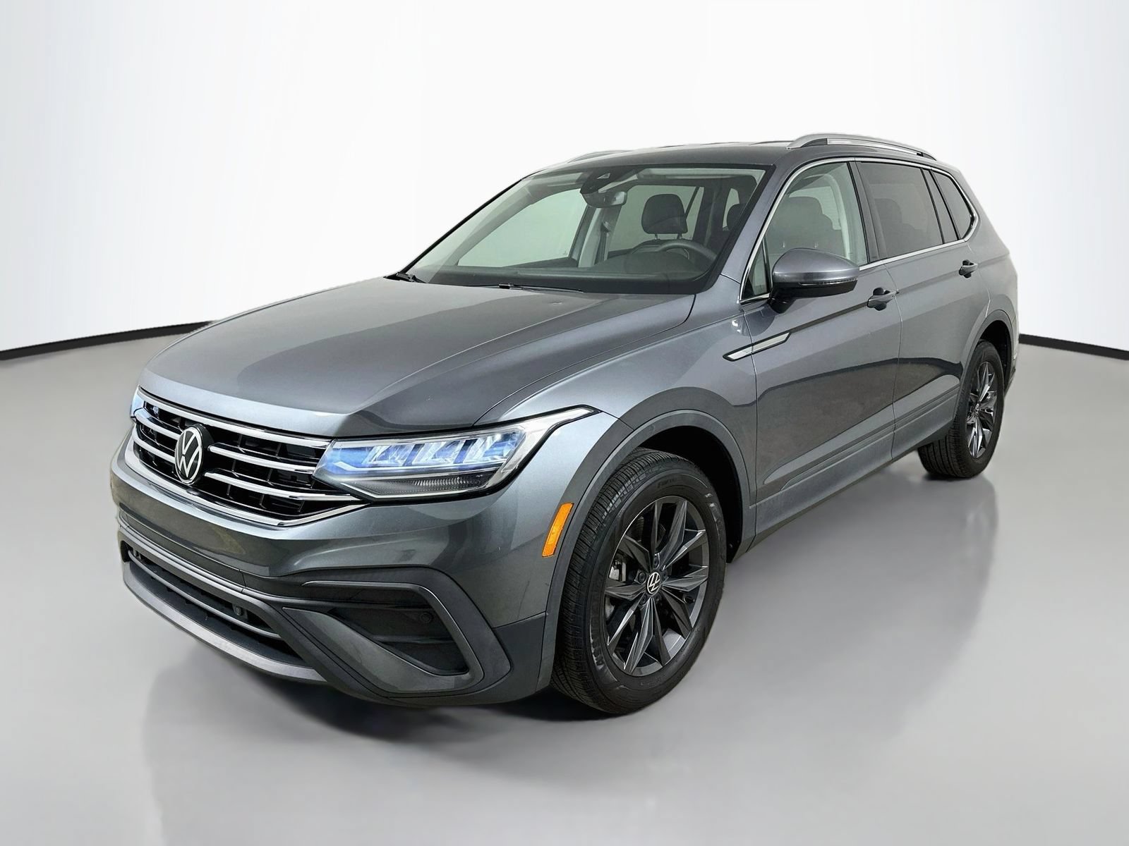 Used 2023 Volkswagen Tiguan SE