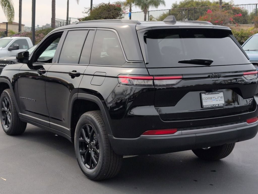 New 2026 Jeep Grand Cherokee Altitude RWD image 7