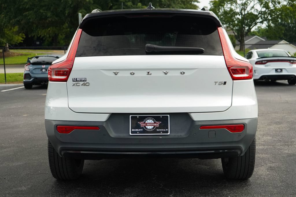 Used 2022 Volvo XC40 T5 R-Design AWD/4WD image 20