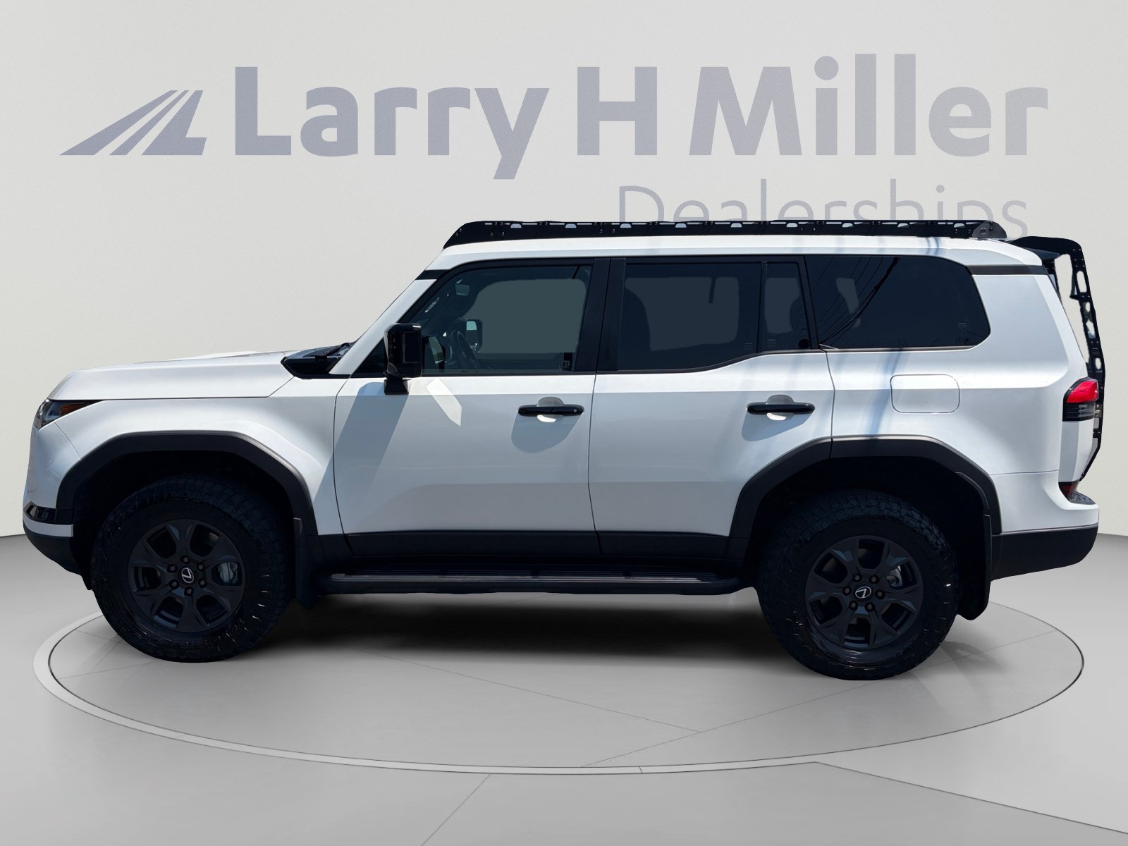 Used 2025 Lexus GX 550 w/ Accessory Package (CT) AWD/4WD image 2