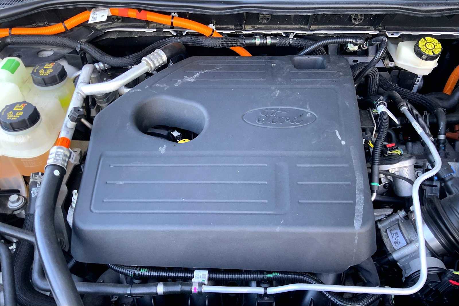 Used 2020 Ford Escape Titanium FWD image 30