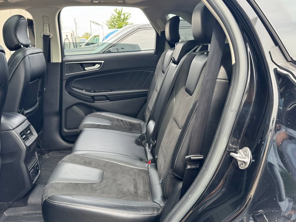 Used 2018 Ford Edge Sport w/ Equipment Group 401A AWD/4WD image 32