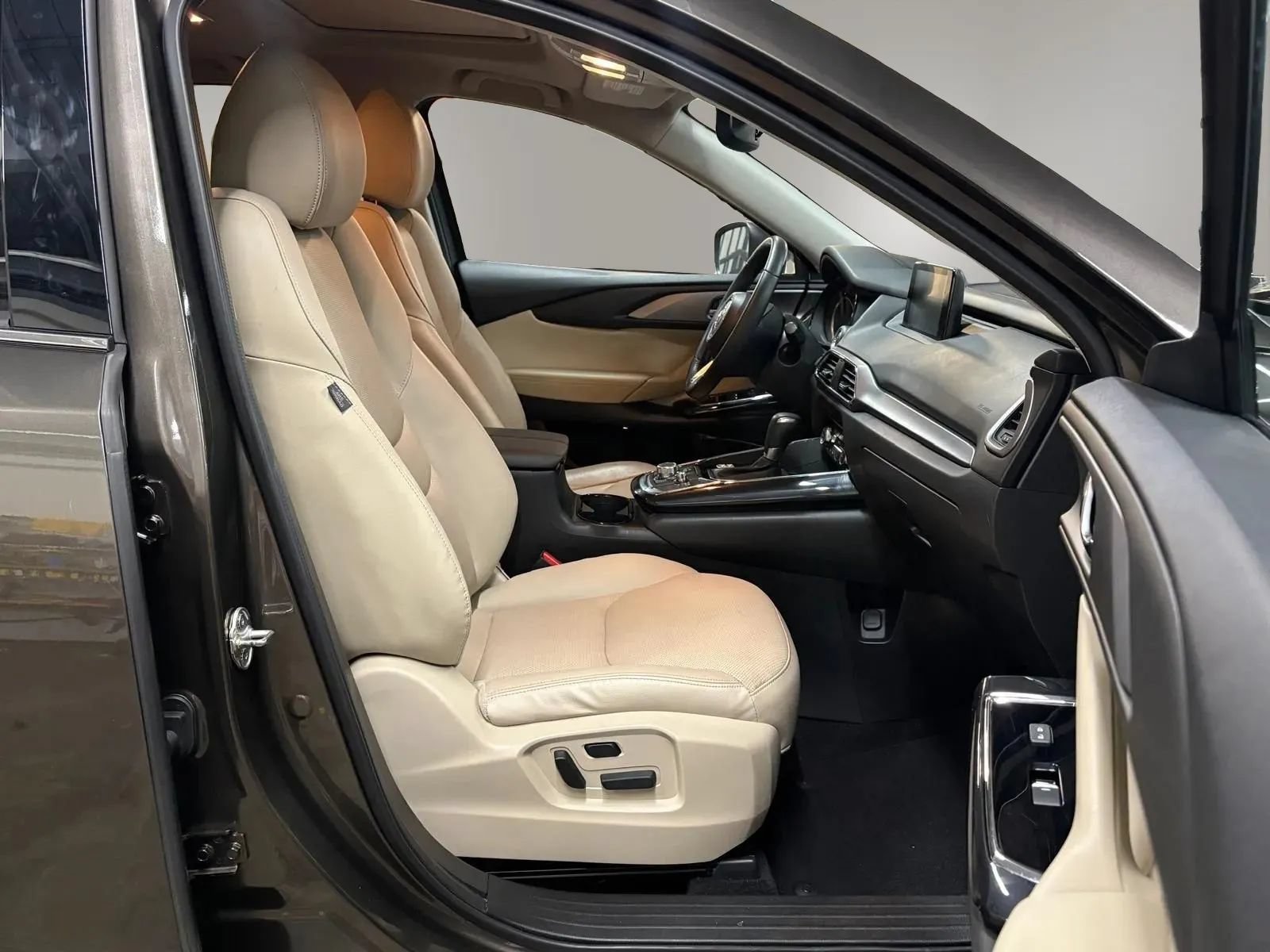 Used 2018 MAZDA CX-9 Touring w/ Touring Premium Package AWD/4WD image 18