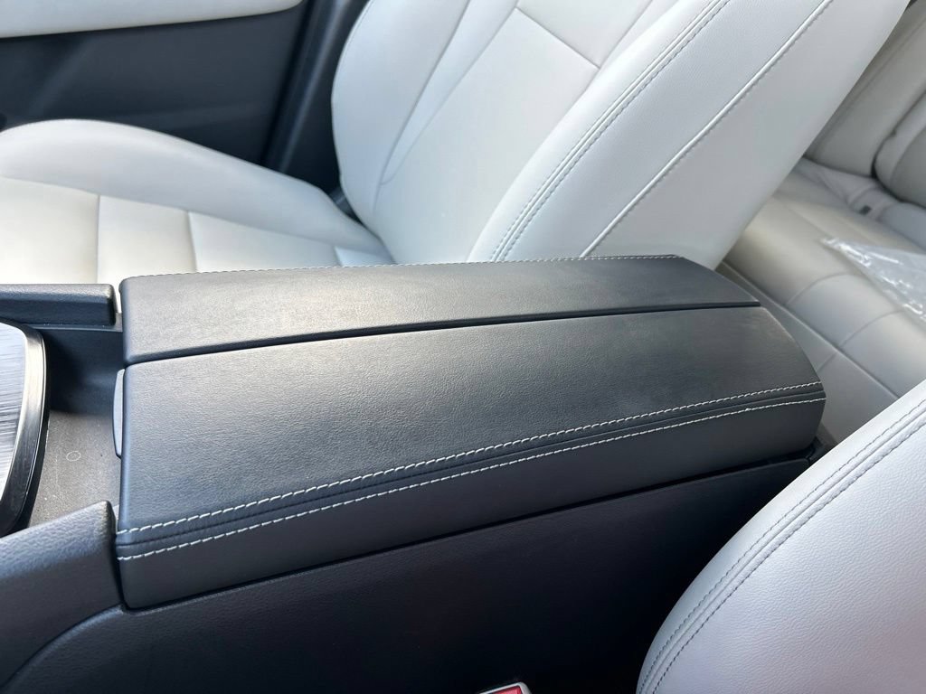 Certified 2025 Nissan Rogue SL FWD image 38