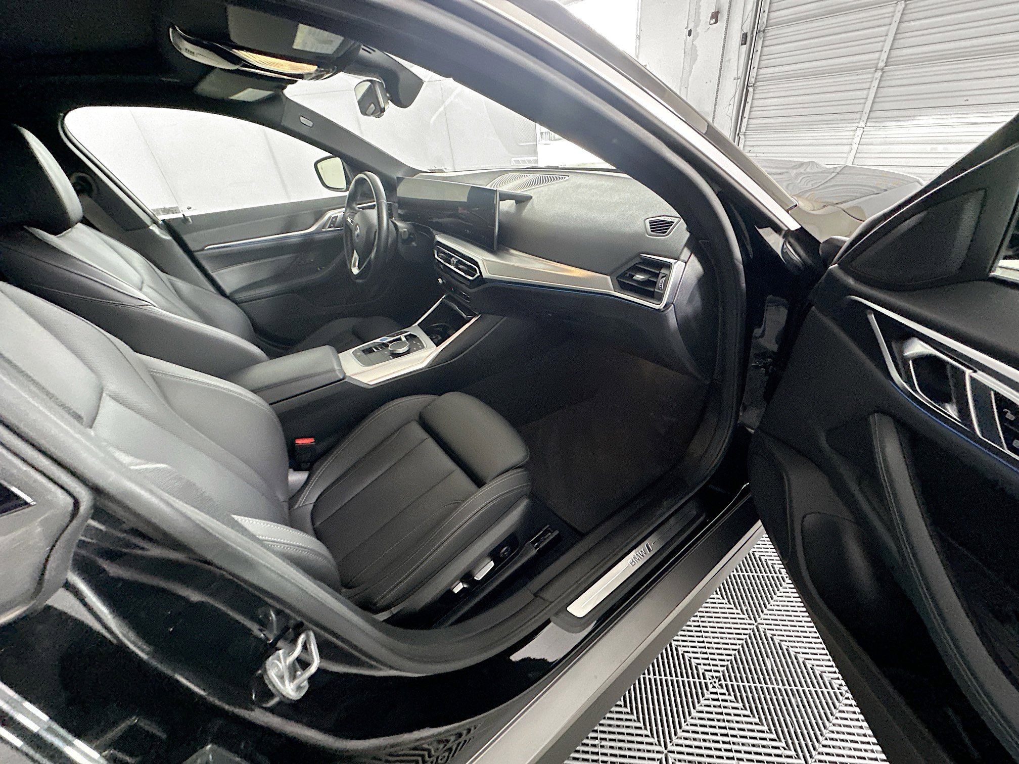 Used 2024 BMW i4 eDrive35 w/ Convenience Package image 32