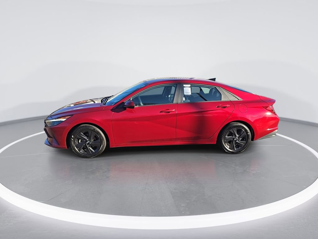 Used 2023 Hyundai Elantra SEL image 5