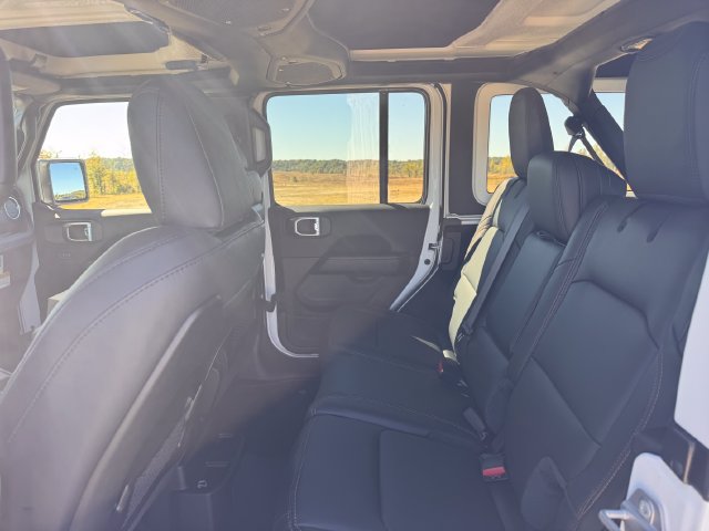 New 2027 Jeep Wrangler Unlimited Sahara AWD/4WD image 15